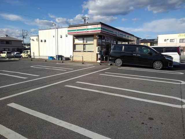 近くのセブンイレブンまで500m（徒歩7分）