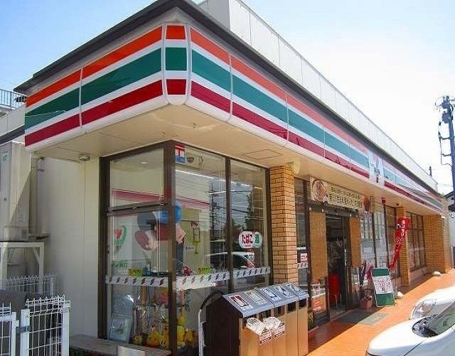 近くのセブンイレブン周南江の宮店まで850m（徒歩11分）