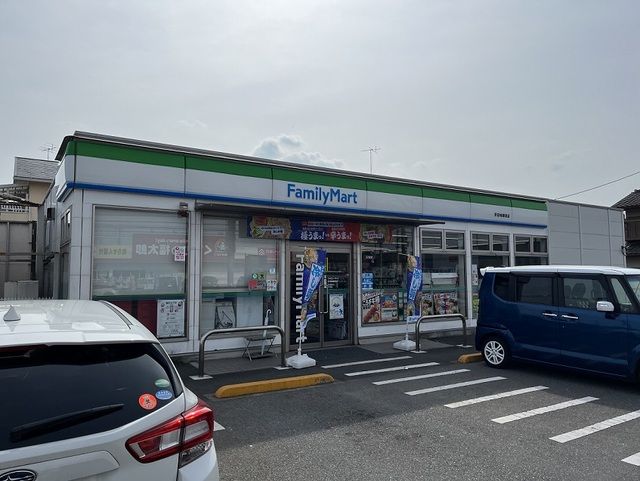 近くのコンビニまで360m（徒歩5分）