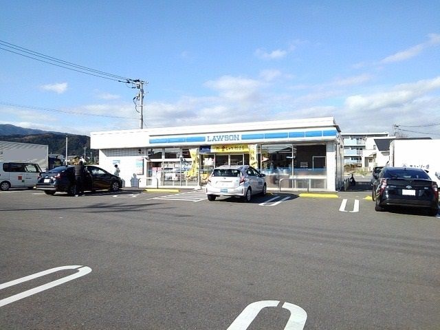 近くのローソン鳥栖萱方店まで600m（徒歩8分）