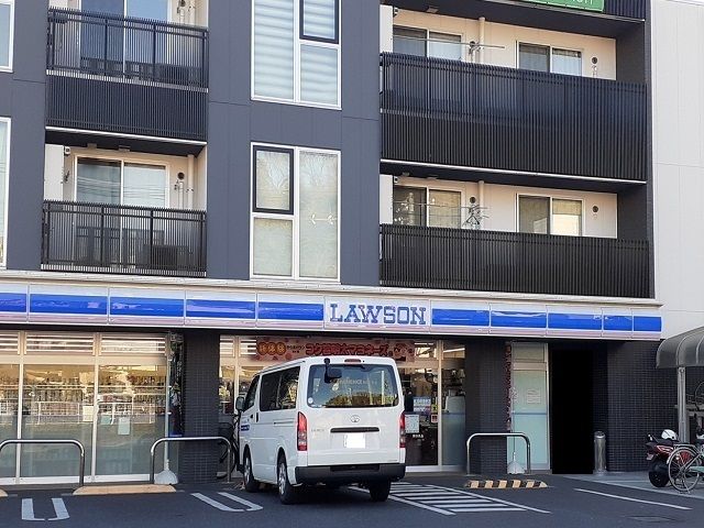 近くのローソン宮前野川店まで300m(徒歩4分)