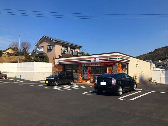 近くのコンビニまで500m（徒歩7分）