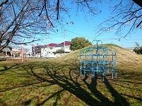 近くのTSUTAYAまで880m(徒歩11分)