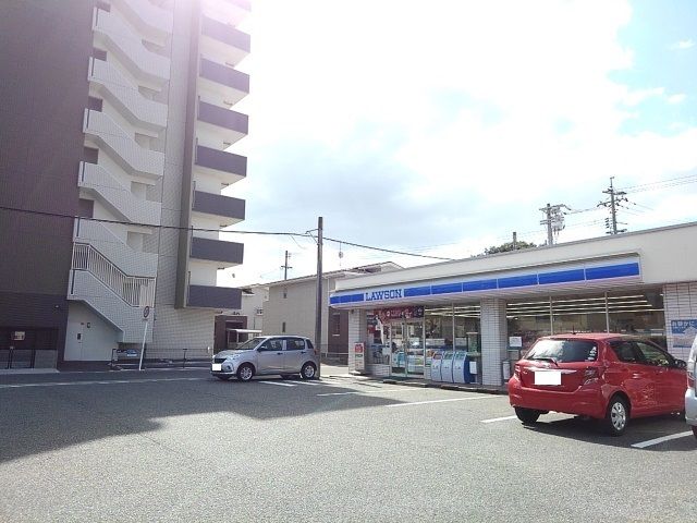 近くのローソンまで400m(徒歩5分)