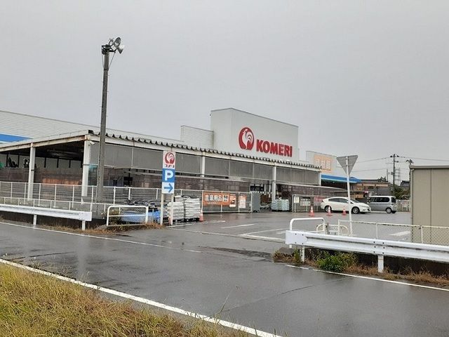 近くのコメリハード&グリーン村上店まで210m(徒歩3分)