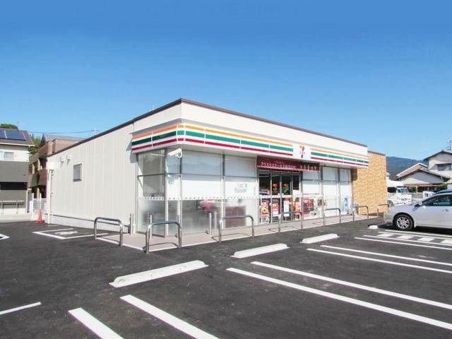 近くのセブンイレブンまで130m（徒歩2分）