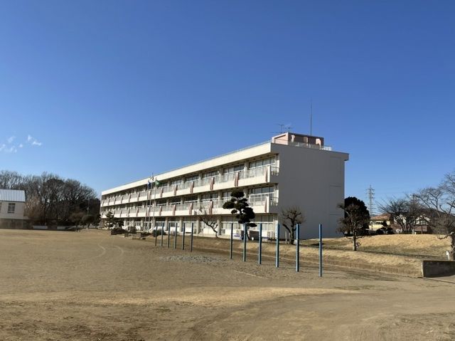 近くの都和南小学校まで750m（徒歩10分）