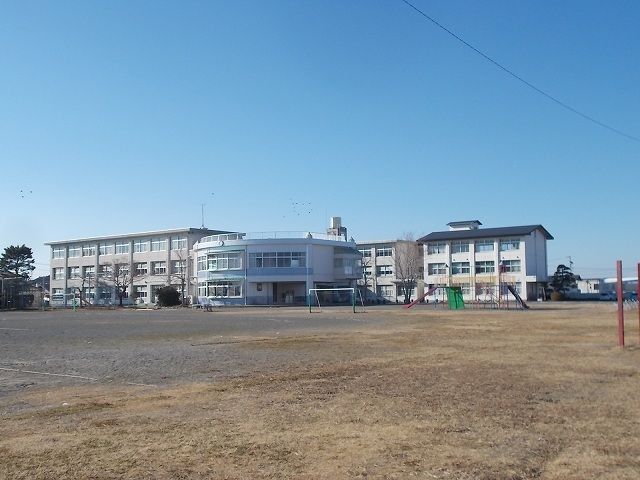 近くの菊川市立小笠北小学校まで750m（徒歩10分）