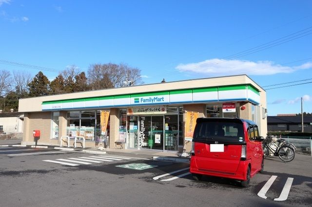 近くのファミリーマート大安いしぐれ店まで350m（徒歩5分）