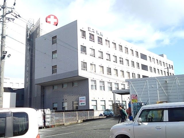 近くの安本病院まで1,300m（徒歩17分）