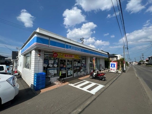 近くのコンビニまで750m（徒歩10分）