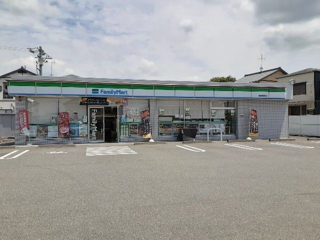 近くのファミリーマート 掛川横須賀店まで400m（徒歩5分）