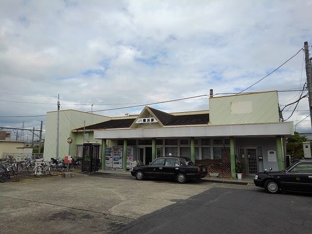 近くの駅まで2,400m（徒歩30分）