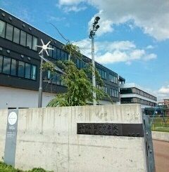 近くの嵐南小学校まで700m（徒歩9分）
