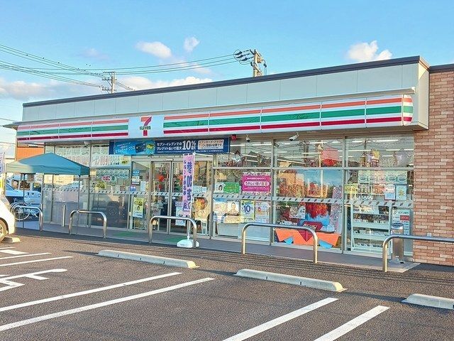 近くのセブンイレブン 伝右2丁目店まで800m(徒歩10分)