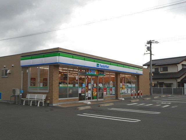 近くのファミリーマート 安曇野立石店まで1,800m(徒歩23分)