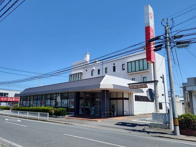 近くの銀行まで950m（徒歩12分）