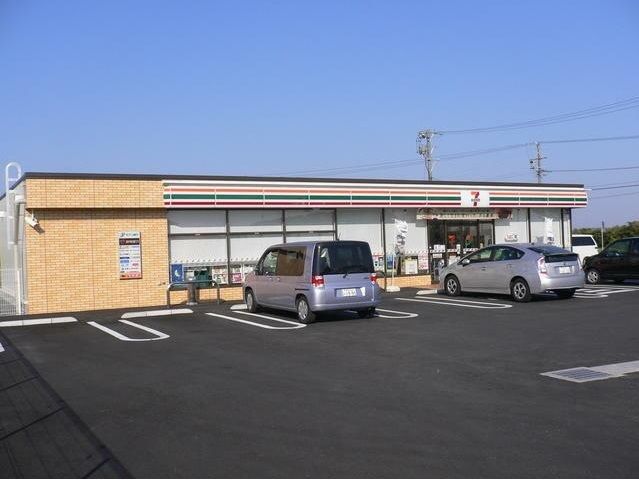 近くのコンビニまで1,600m（徒歩20分）