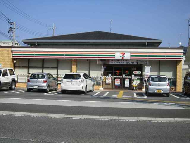 近くのセブンイレブン近江八幡駅南店まで655m(徒歩9分)