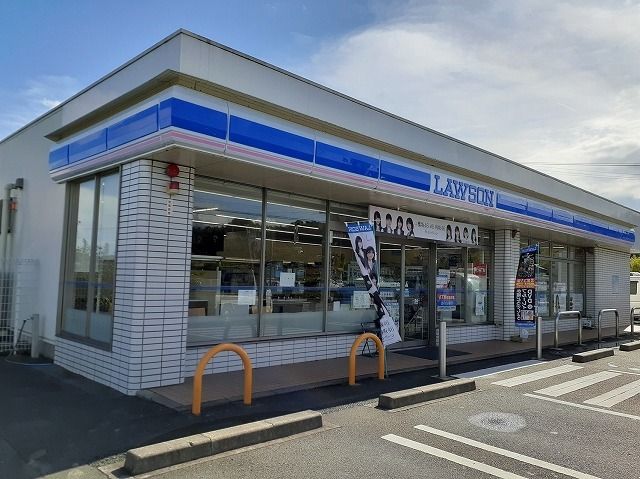 近くのコンビニまで1,200m（徒歩15分）