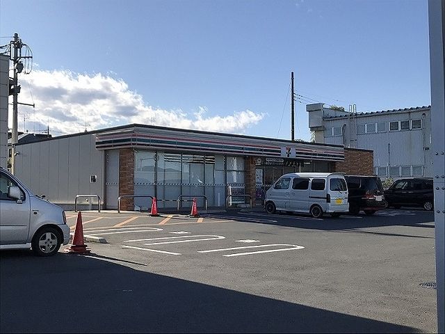 近くのセブン　さいたま深作3丁目店まで550m（徒歩7分）