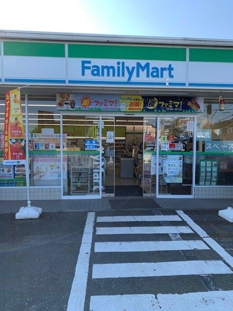 近くのファミリーマート青梅末広町二丁まで120m(徒歩2分)