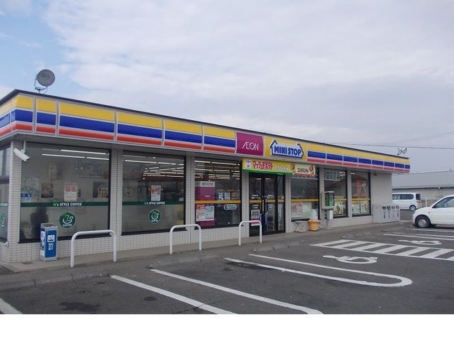 近くのミニストップ福島西インター店まで2,100m（徒歩27分）