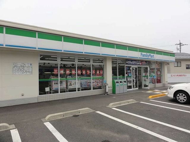 近くのファミリーマート 郡家宮谷店まで650m(徒歩9分)