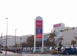 近くのリバーシティまで2,400m（徒歩30分）