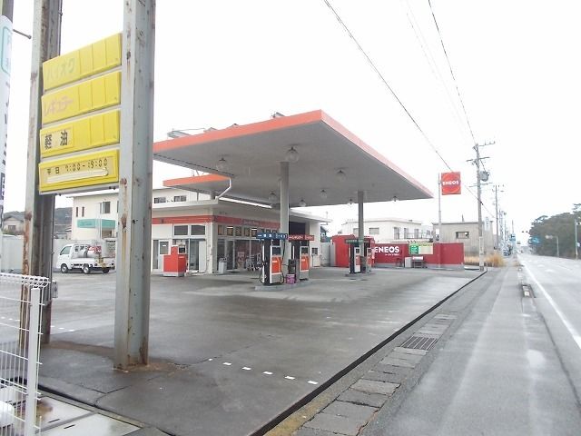 近くのENEOS セルフ地頭方店まで3,200m（徒歩40分）