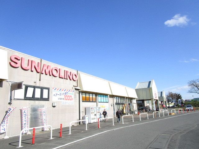 近くのストッカーサンモリノ那珂店まで1,000m（徒歩13分）