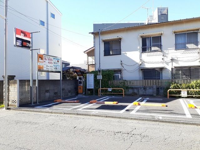 近くのコインパーキングまで20m(徒歩1分)