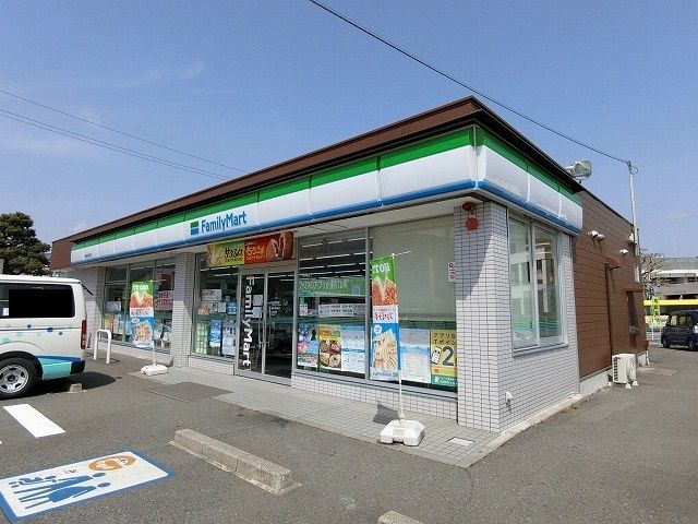 近くのファミリーマート 揖斐池田町店まで500m(徒歩7分)