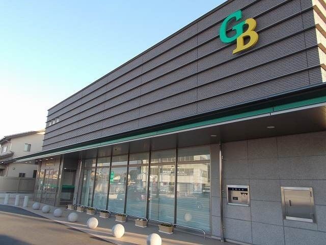 近くの群馬銀行前橋北支店まで260m（徒歩4分）