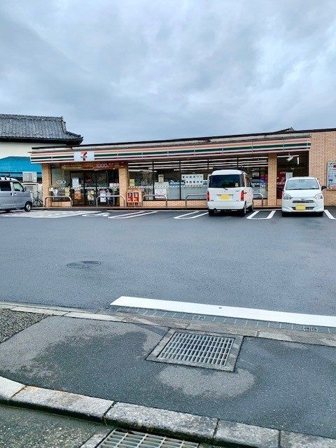 近くのセブンイレブン武藏五日市駅前まで280m（徒歩4分）