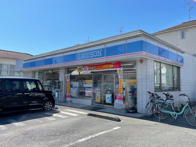 近くのローソン川越仙波店まで500m（徒歩7分）