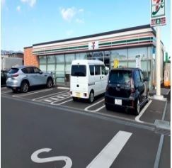 近くのセブンイレブンまで230m（徒歩3分）
