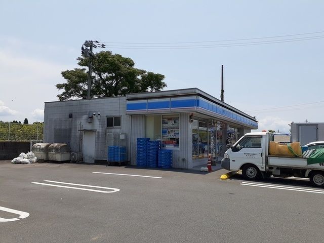 近くのローソン溝辺インターまで1,500m(徒歩19分)