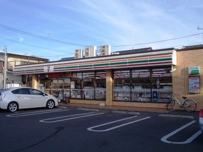 近くのセブンイレブン上尾柏座４丁目店まで90m（徒歩2分）