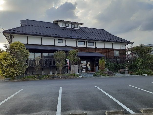 近くの木こり亭まで350m（徒歩5分）