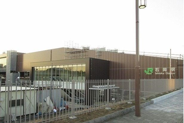 近くの石岡駅まで1,000m（徒歩13分）