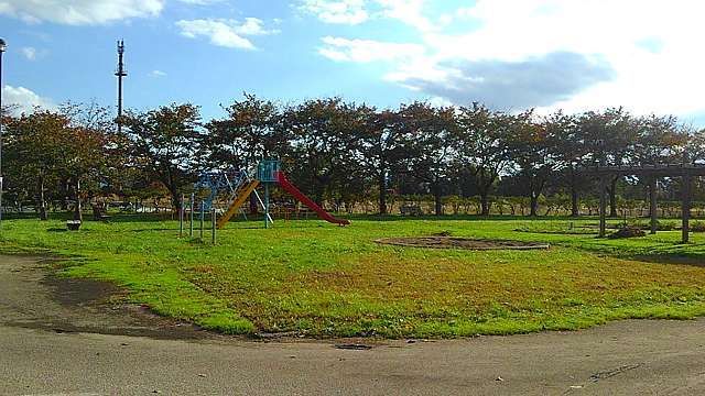 近くの戸野目公園まで290m（徒歩4分）