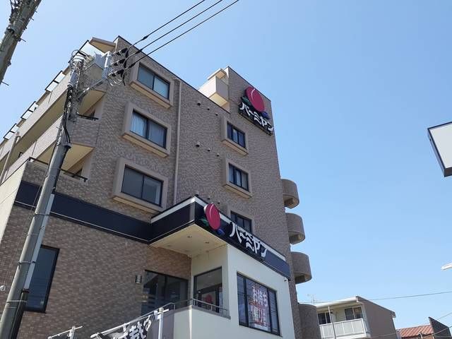 近くの飲食店まで750m（徒歩10分）