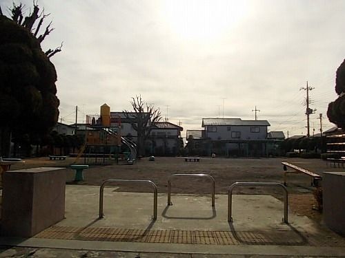 近くの北原児童公園まで550m（徒歩7分）