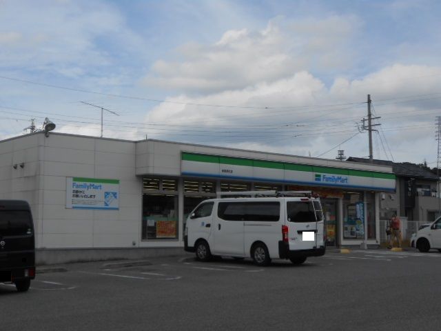 近くのコンビニまで1,400m（徒歩18分）