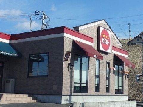 近くのガスト 船引町店まで750m(徒歩10分)