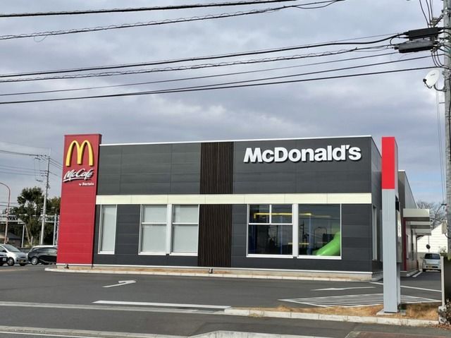 近くの飲食店まで400m（徒歩5分）