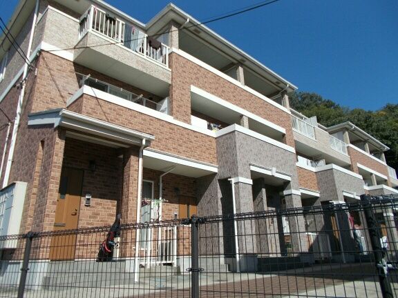 アビタシオン ドゥ Aの外観画像