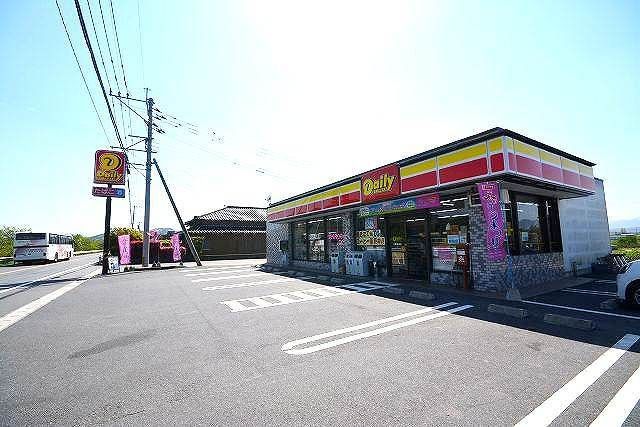 近くのデイリーヤマザキまで750m(徒歩10分)
