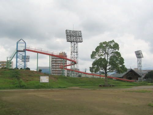 近くの公園まで180m（徒歩3分）